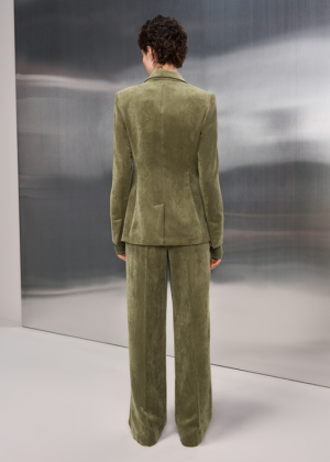  533 OLIVE